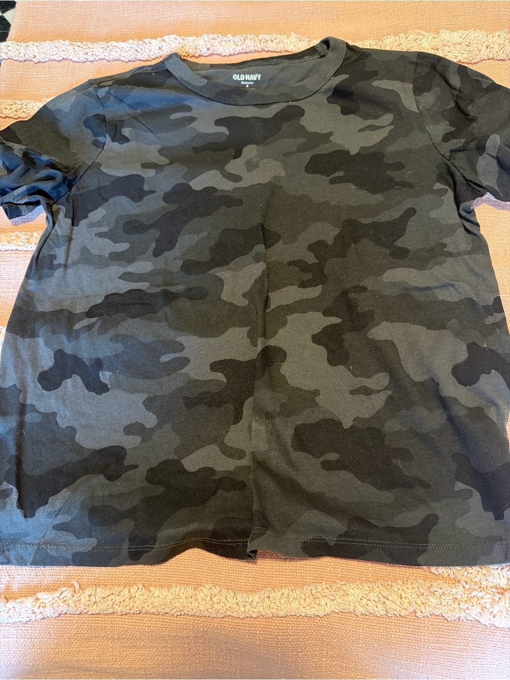 Old Navy Black & Dark Gray Camo Short Sleeve Tee